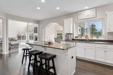 Kitchen - 26640 Lindengate Cir, Plainfield, IL 60585 photo 2 of 4