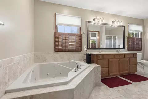 Bath - Undisclosed, Bloomington, IL 61704 photo 2 of 4