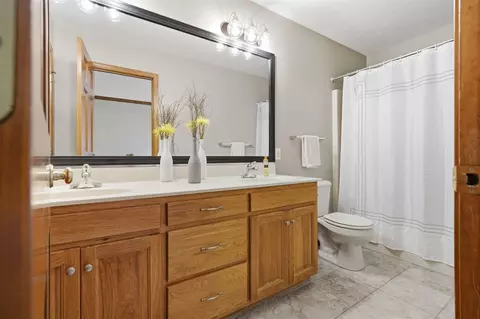 Bath - Undisclosed, Bloomington, IL 61704 photo 3 of 4