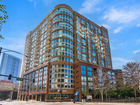 600 N Kingsbury St #1603, Chicago, IL 60654