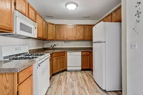Kitchen - 945 Willow St, Itasca, IL 60143 photo 1 of 1