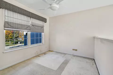 Bedroom - 945 Willow St, Itasca, IL 60143 photo 1 of 3