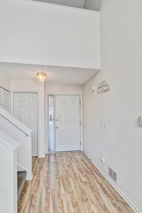 Entry Way - 945 Willow St, Itasca, IL 60143 photo 1 of 1