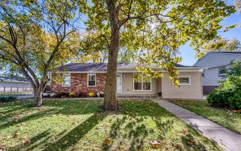 4121 Greenbrier Ln, Richton Park, IL 60471