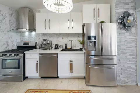 Kitchen - 2503 Fulle St, Rolling Meadows, IL 60008 photo 1 of 2