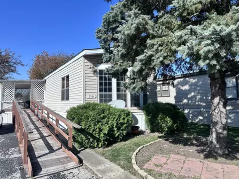 150 Maple Ln, Manteno, IL 60950