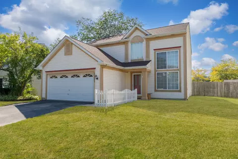 1501 Belle Haven Dr, Grayslake, IL 60030