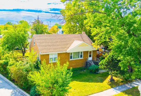 7635 W 65th Pl, Summit, IL 60501