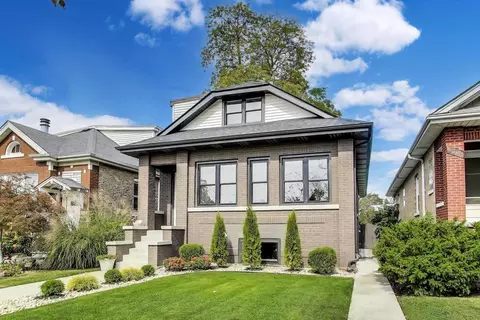 5716 W Eastwood Ave, Chicago, IL 60630