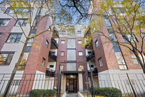 2337 W Wolfram St #514, Chicago, IL 60618