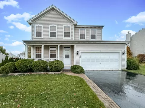 2420 Vivaldi St, Woodstock, IL 60098