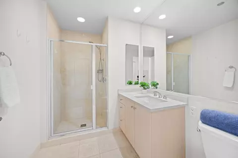 Bath - 60 E Monroe St #2307, Chicago, IL 60603 photo 4 of 4