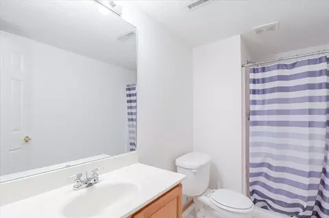Bath - 417 Robert Dr, Normal, IL 61761 photo 3 of 3