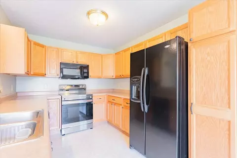 Kitchen - 417 Robert Dr, Normal, IL 61761 photo 2 of 2
