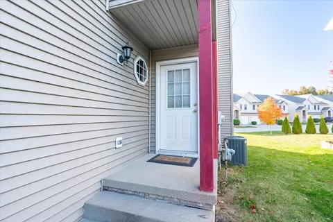Exterior - 417 Robert Dr, Normal, IL 61761 photo 3 of 6