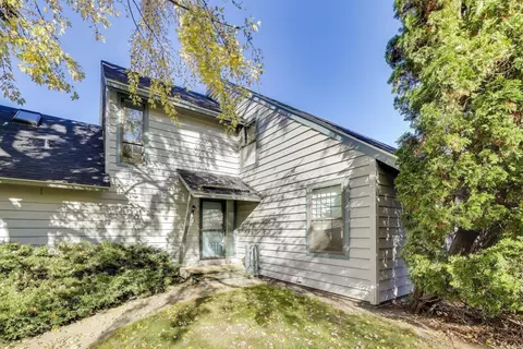 740 Chandler Rd, Gurnee, IL 60031