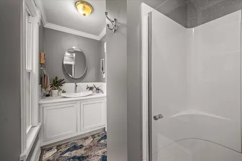 Bath - 1017 Center St, Elgin, IL 60120 photo 2 of 3
