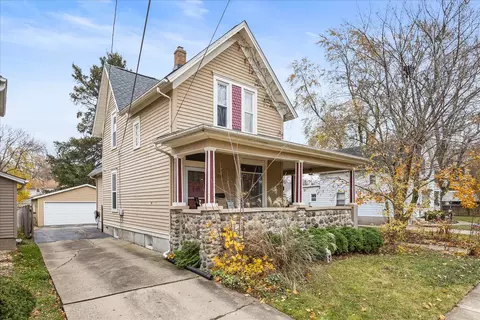 1017 Center St, Elgin, IL 60120