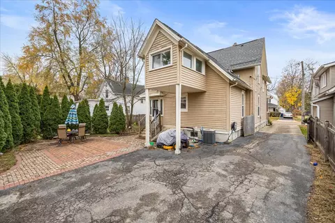 Exterior - 1017 Center St, Elgin, IL 60120 photo 11 of 11