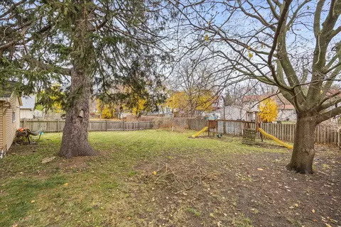 Exterior - 1017 Center St, Elgin, IL 60120 photo 8 of 11