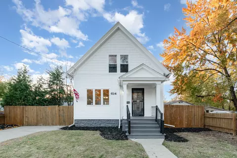 614 Hammond Ave, Aurora, IL 60506