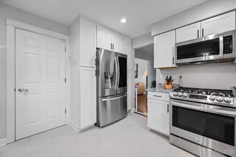 Kitchen - 413 Cheever Ave, Geneva, IL 60134 photo 3 of 4