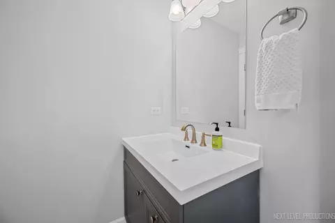 Bath - 413 Cheever Ave, Geneva, IL 60134 photo 1 of 3