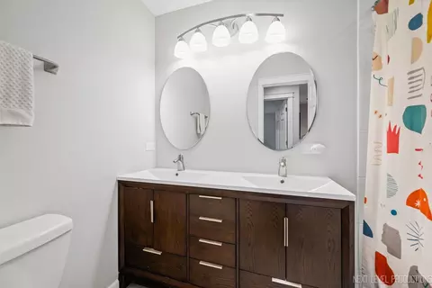 Bath - 413 Cheever Ave, Geneva, IL 60134 photo 3 of 3