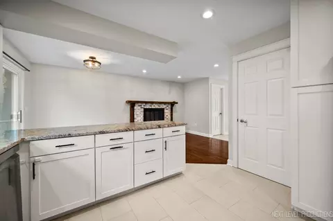 Kitchen - 413 Cheever Ave, Geneva, IL 60134 photo 2 of 4