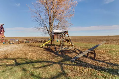 Exterior - 32892 Mcclure Rd, Colfax, IL 61728 photo 5 of 9