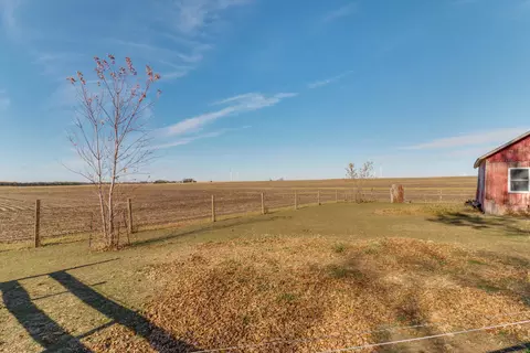 Exterior - 32892 Mcclure Rd, Colfax, IL 61728 photo 8 of 9