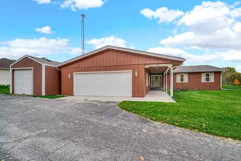 7427 Mccurry Rd, Roscoe, IL 61073
