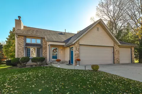 6517 Smallridge Rd, Rockford, IL 61108