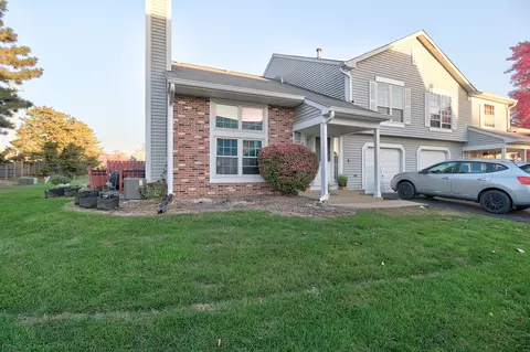 556 Pontiac Ln, Bolingbrook, IL 60440