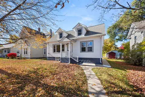 321 N Locust St, Sycamore, IL 60178