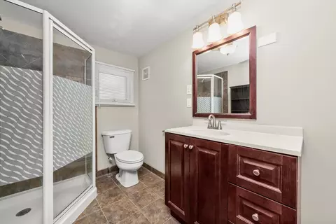 Bath - 686 2nd St, Crete, IL 60417 photo 2 of 3