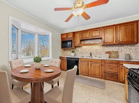 Kitchen - 686 2nd St, Crete, IL 60417 photo 2 of 2
