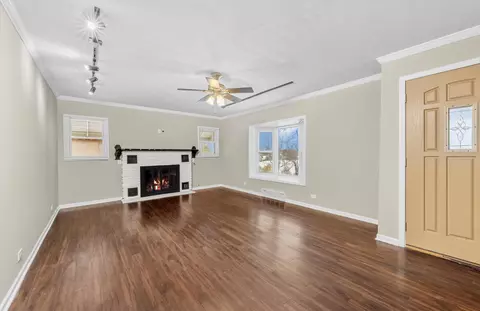 Living - 686 2nd St, Crete, IL 60417 photo 1 of 2