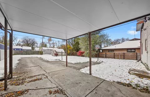 Exterior - 686 2nd St, Crete, IL 60417 photo 2 of 2