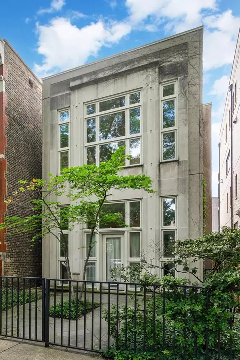 2214 N Burling St, Chicago, IL 60614