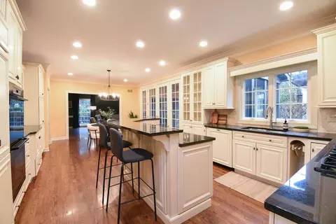 Kitchen - 3 Bridle Ct, Burr Ridge, IL 60527 photo 1 of 3
