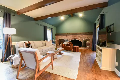 Living - 3 Bridle Ct, Burr Ridge, IL 60527 photo 3 of 6