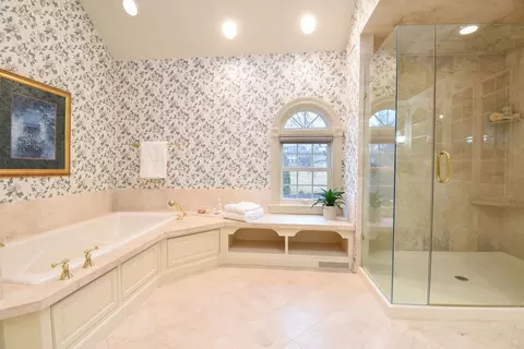 Bath - 3 Bridle Ct, Burr Ridge, IL 60527 photo 1 of 6