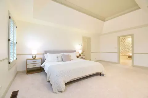 Bedroom - 3 Bridle Ct, Burr Ridge, IL 60527 photo 2 of 7
