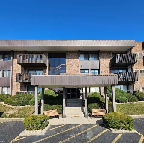 1420 Woodbridge Rd #1E, Joliet, IL 60436