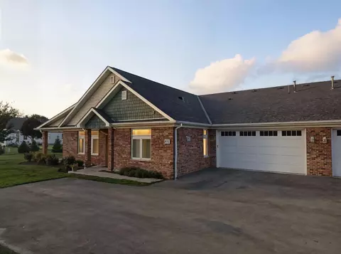 437 Stearn Dr #437, Genoa, IL 60135