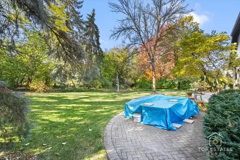 Exterior - 7612 Ridgewood Ln, Burr Ridge, IL 60527 photo 5 of 9