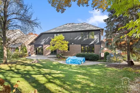 Exterior - 7612 Ridgewood Ln, Burr Ridge, IL 60527 photo 6 of 9