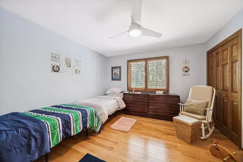 Bedroom - 7612 Ridgewood Ln, Burr Ridge, IL 60527 photo 2 of 5
