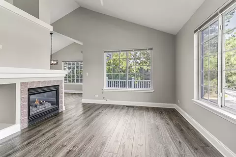 Living - 161 Lucerne Ct, Wheeling, IL 60090 photo 2 of 5